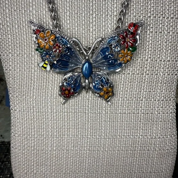 NWT Large Silver Butterfly Pendant Necklace with Multicolor Accents - Picture 4 of 10